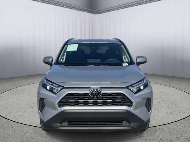 Used 2025 Silver Sky Metallic Toyota XLE image 4