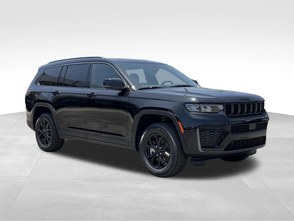 New 2026 Diamond Black Crystal Pearl-Coat Exterior Paint Jeep Altitude image 5