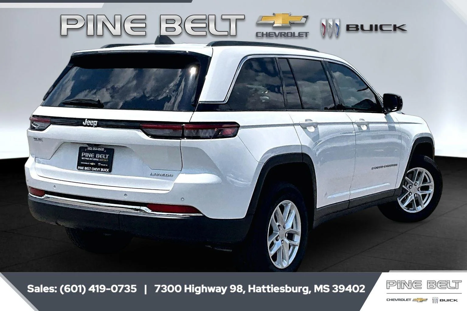 Used 2024 Bright White Clearcoat Jeep Laredo X image 11