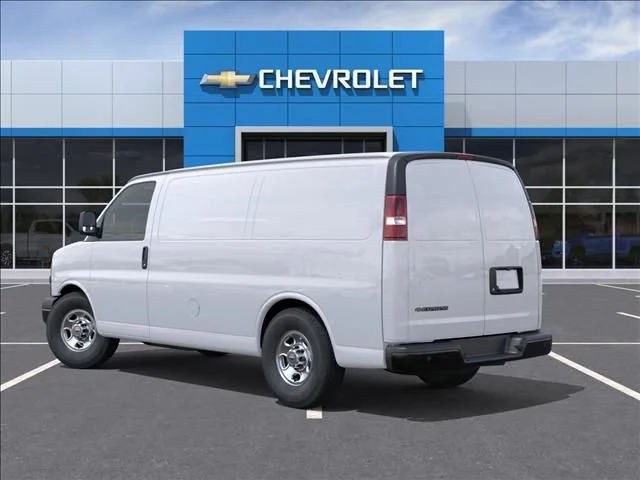 New 2026 Summit White Chevrolet WT image 3