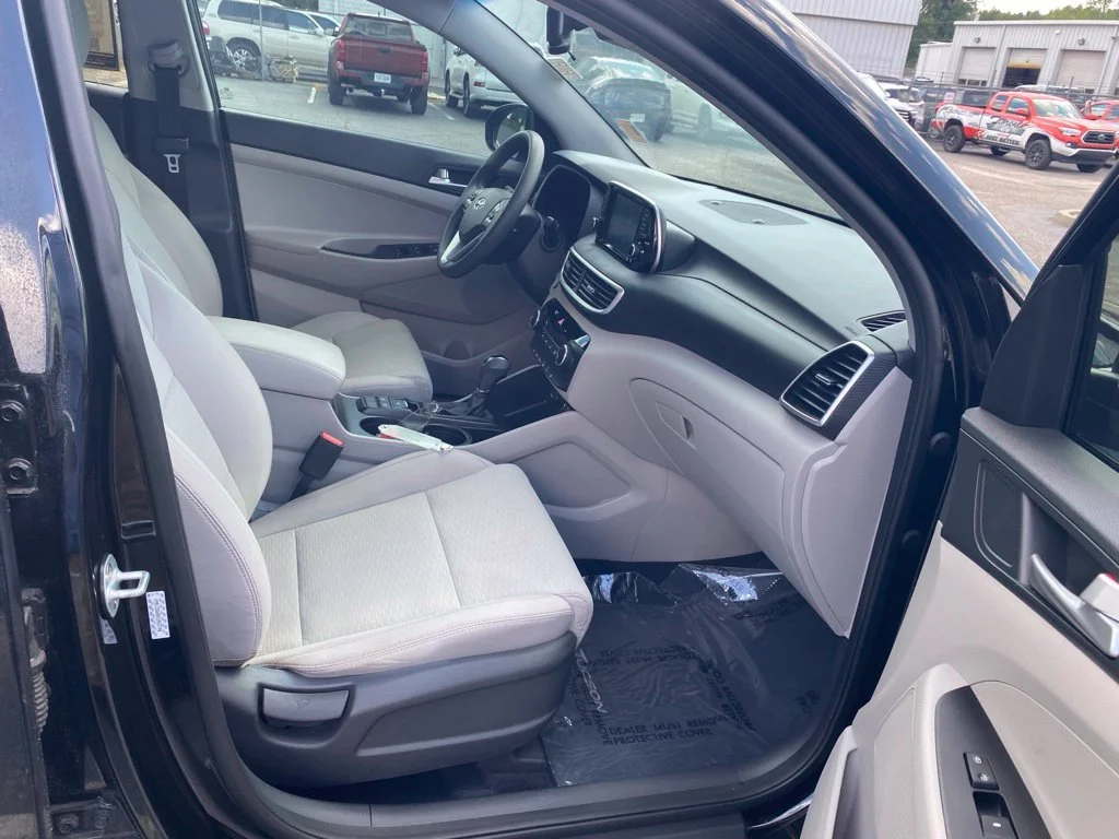 Used 2019 Black Hyundai Value image 16