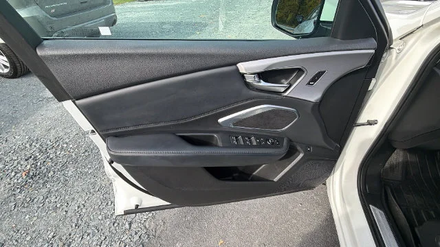 Used 2019  Acura Base image 14