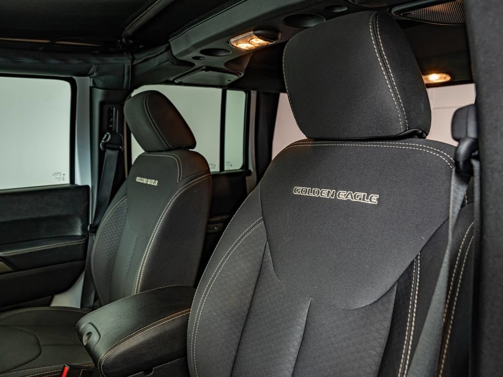 Used 2018 Bright White Clearcoat Jeep Unlimited Sport image 30