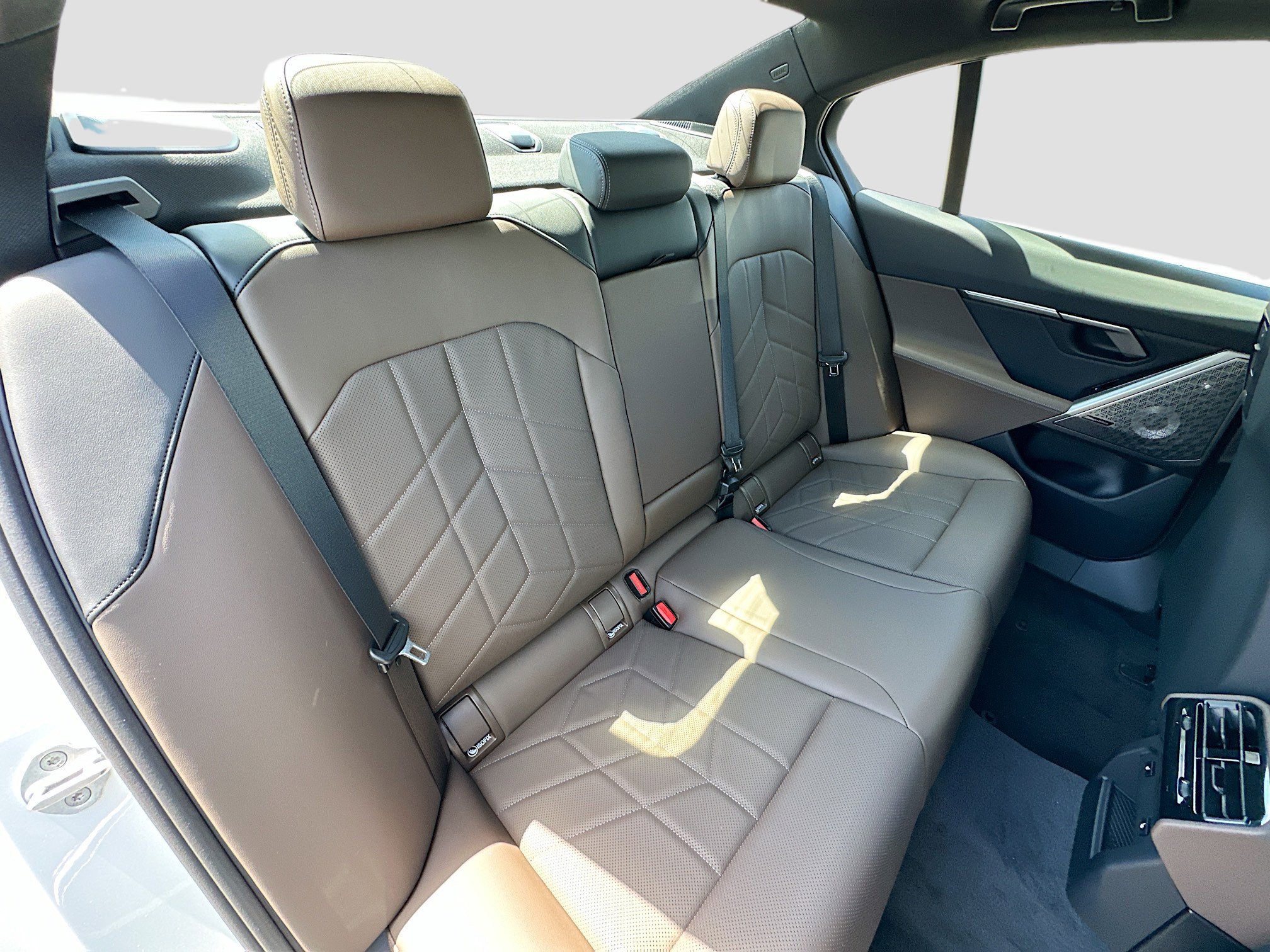 New 2026 Mineral White Metallic BMW 530i image 20