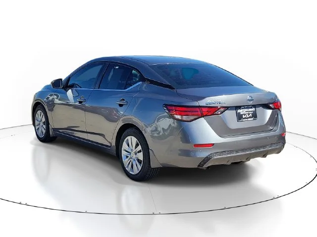 Used 2022 Gray Nissan S image 4