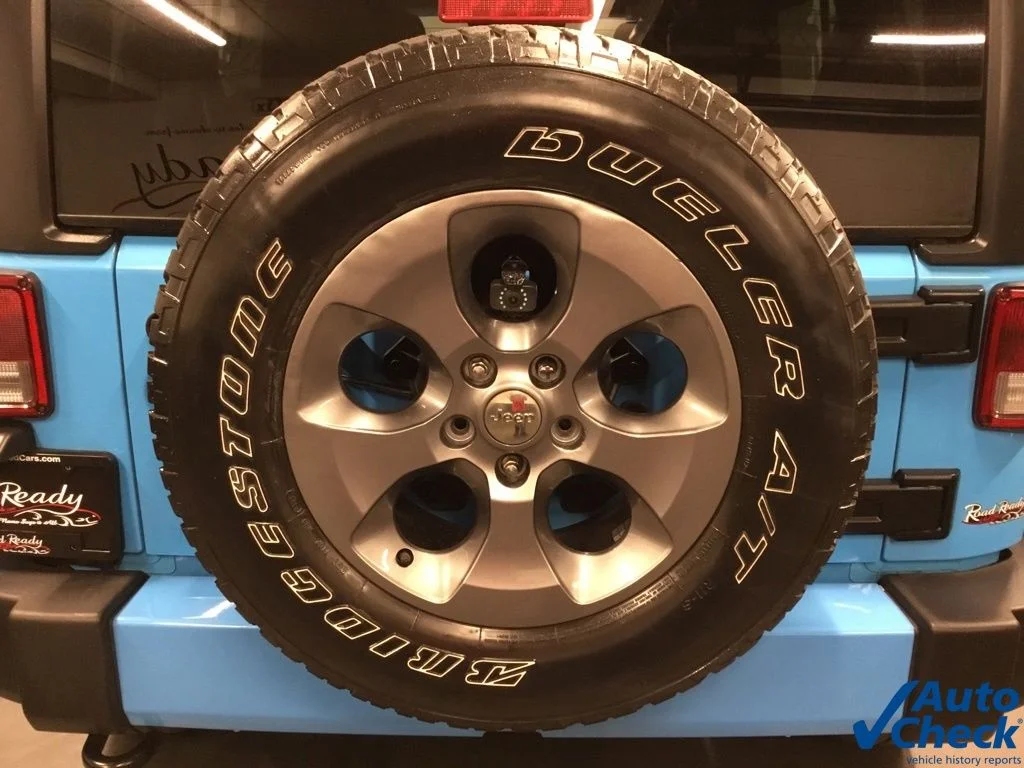 Used 2018 Blue Jeep Unlimited Sahara image 18