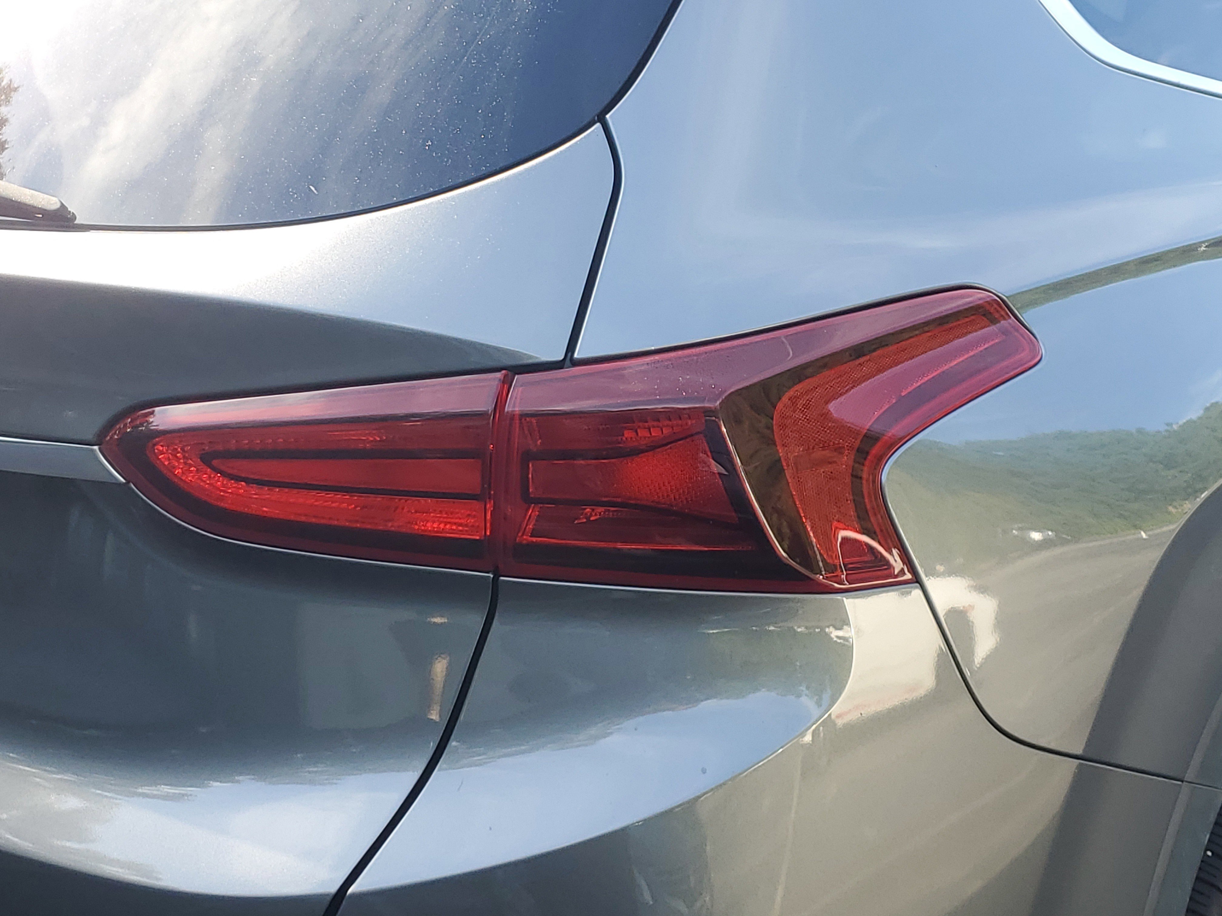Used 2020 Machine Gray Hyundai SE image 7