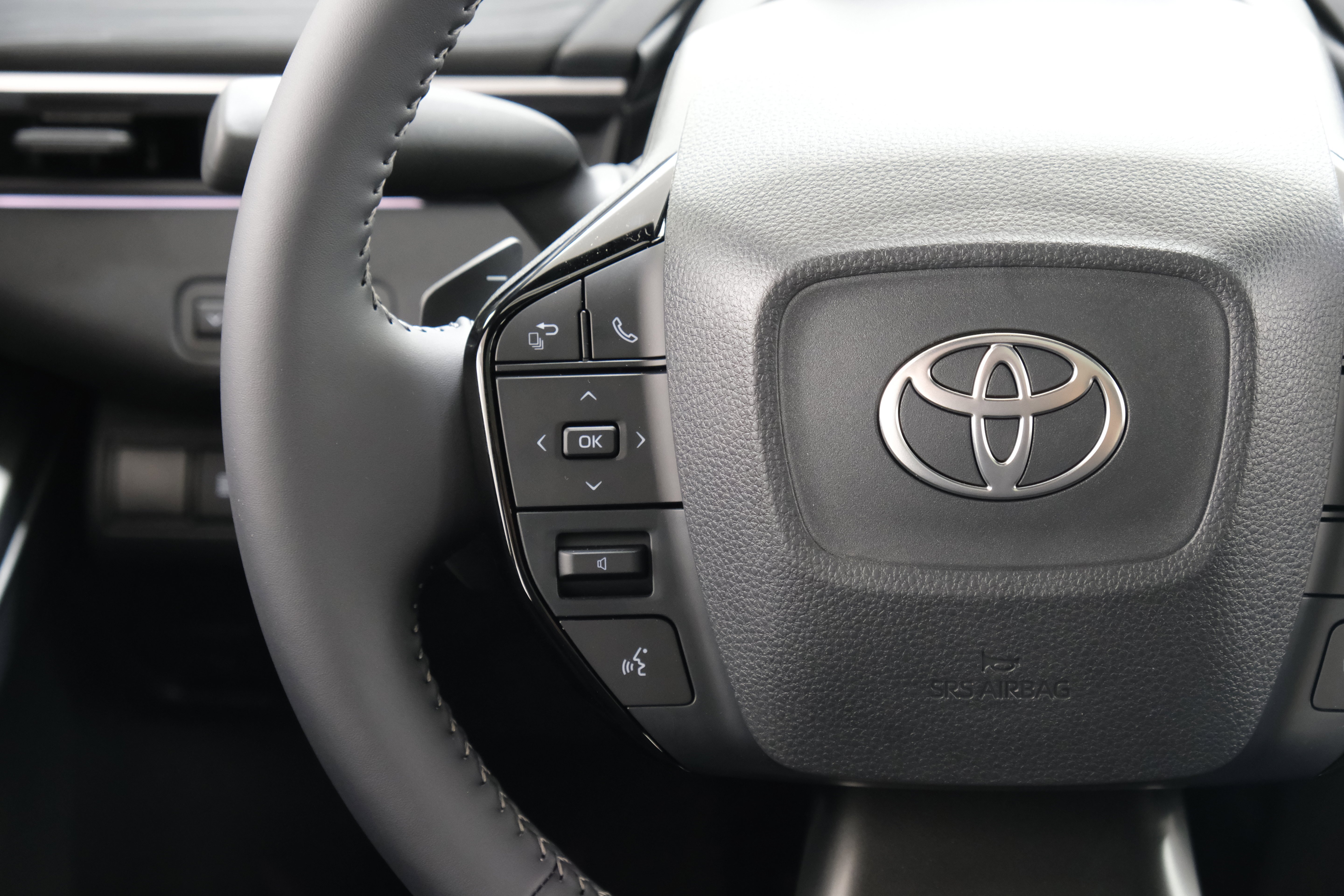 2026 Toyota C-HR XSE - Photo 12