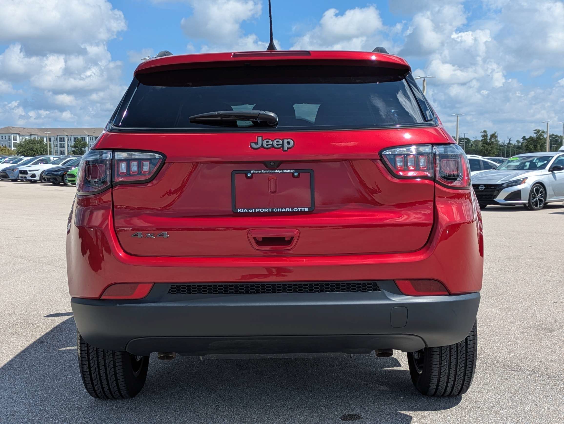 Used 2025 Red Hot Pearlcoat Jeep Latitude image 6