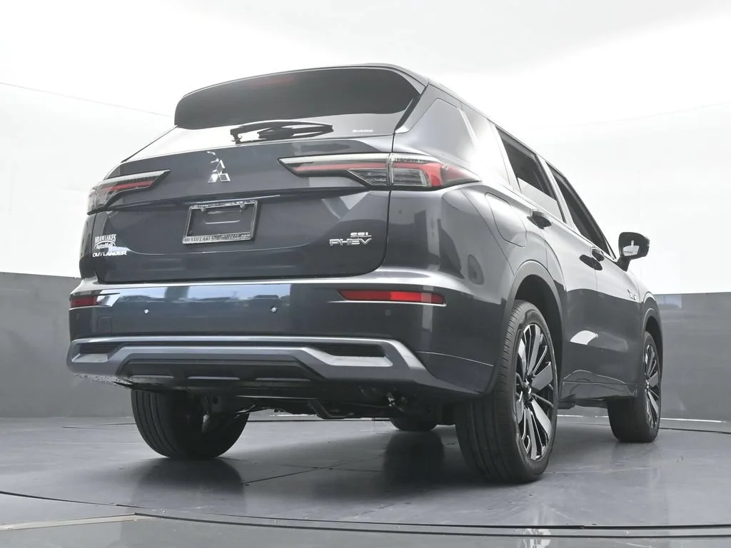 New 2026 Gray Mitsubishi SEL S-AWC image 69