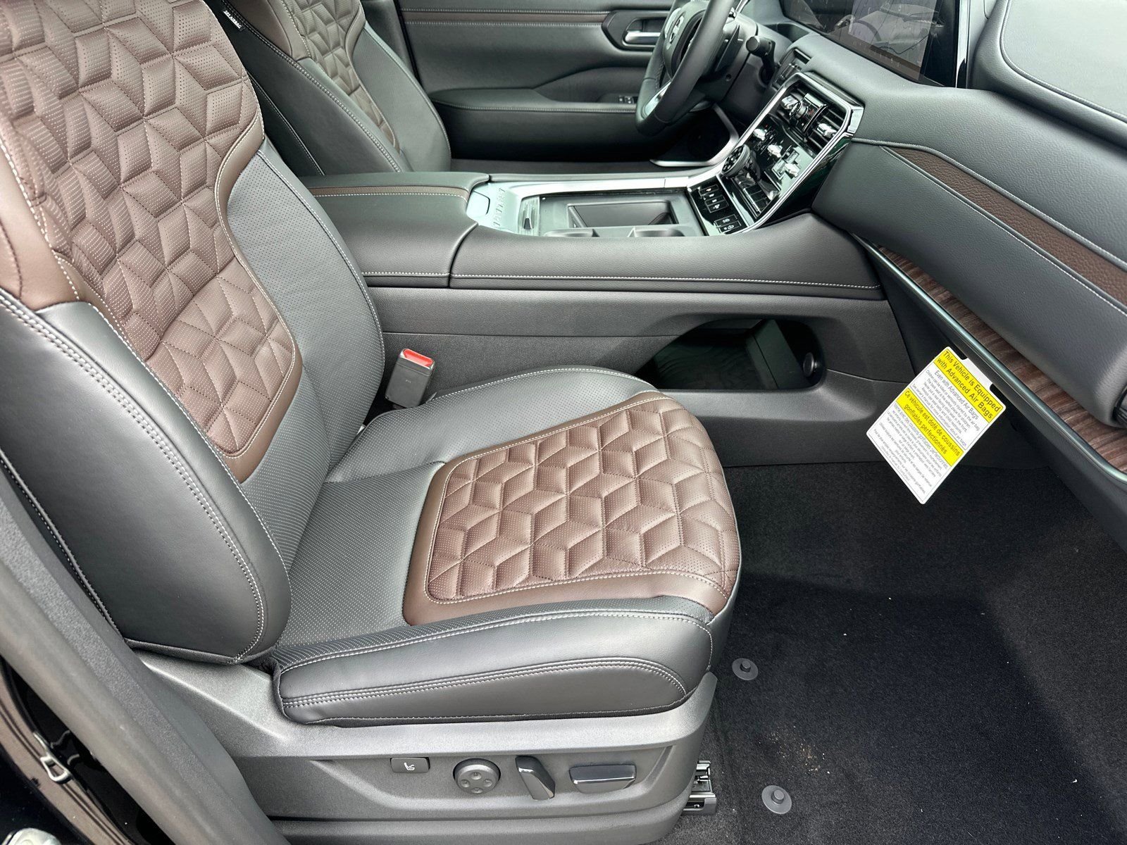 New 2026 Black Nissan Platinum Reserve image 13