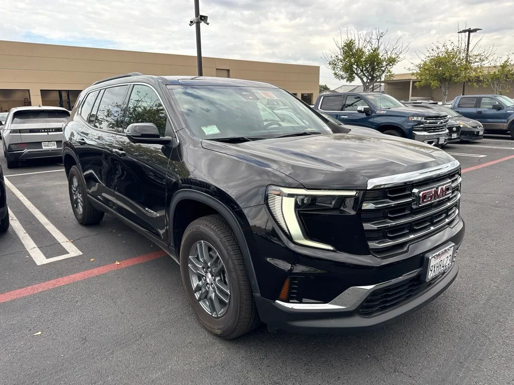 Used 2025 Black GMC Elevation image 4