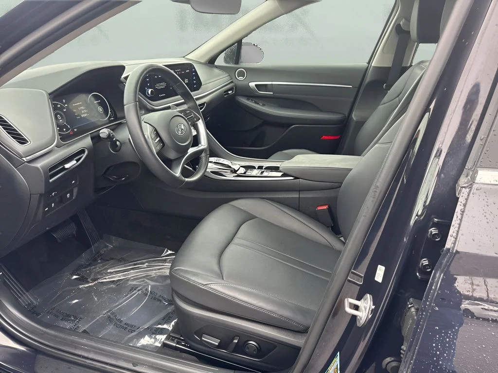 Used 2023 Blue Hyundai Limited image 9