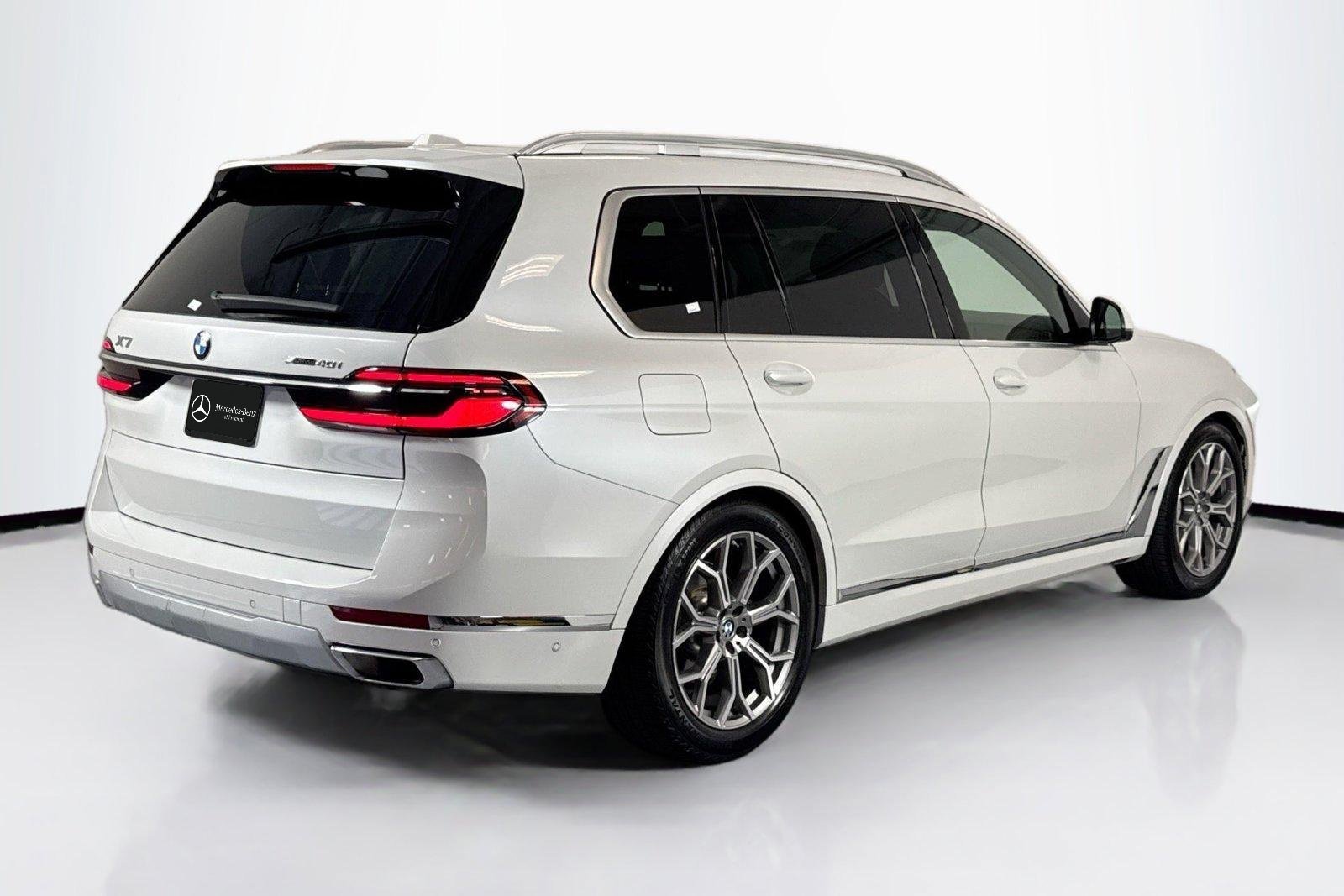 Used 2023 Alpine White BMW xDrive40i image 5