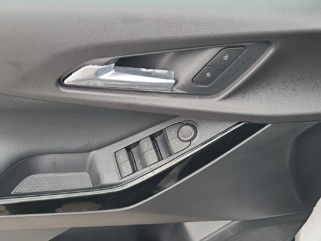 New 2027 Summit White Chevrolet LT image 22
