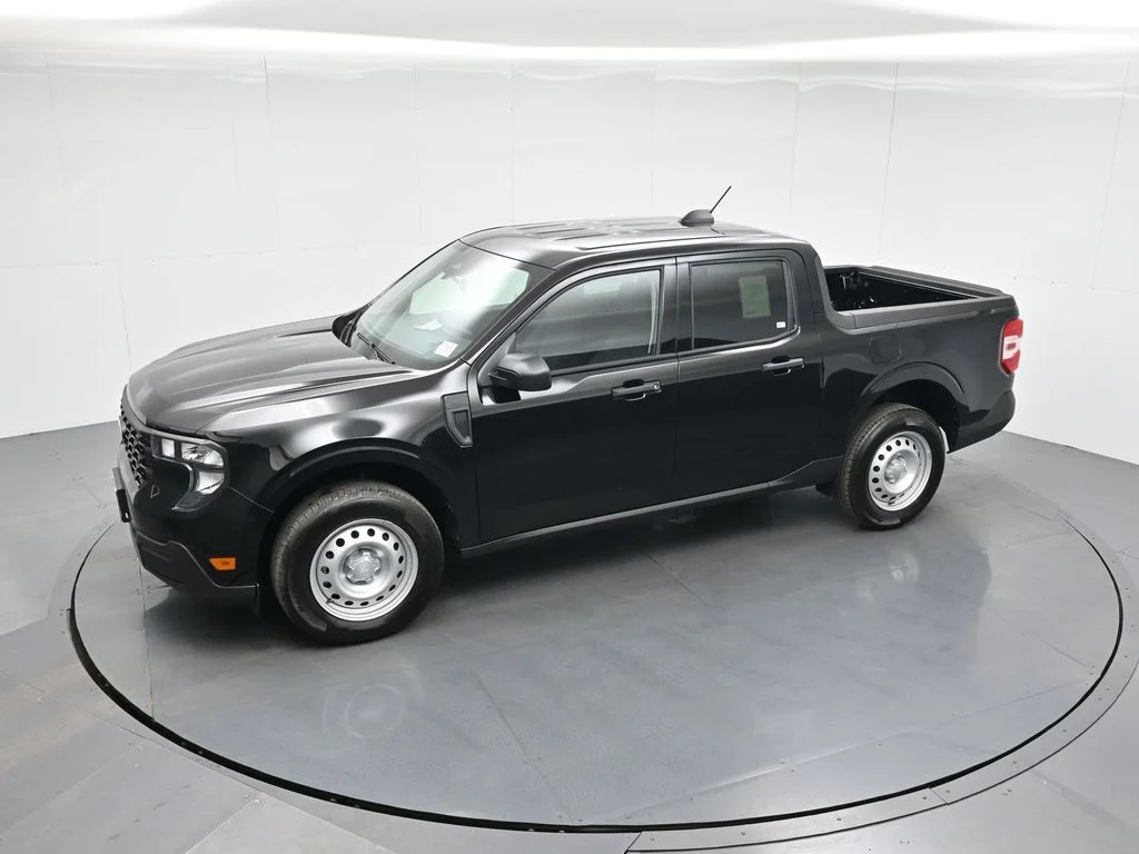 Used 2025 Black Ford XL image 42