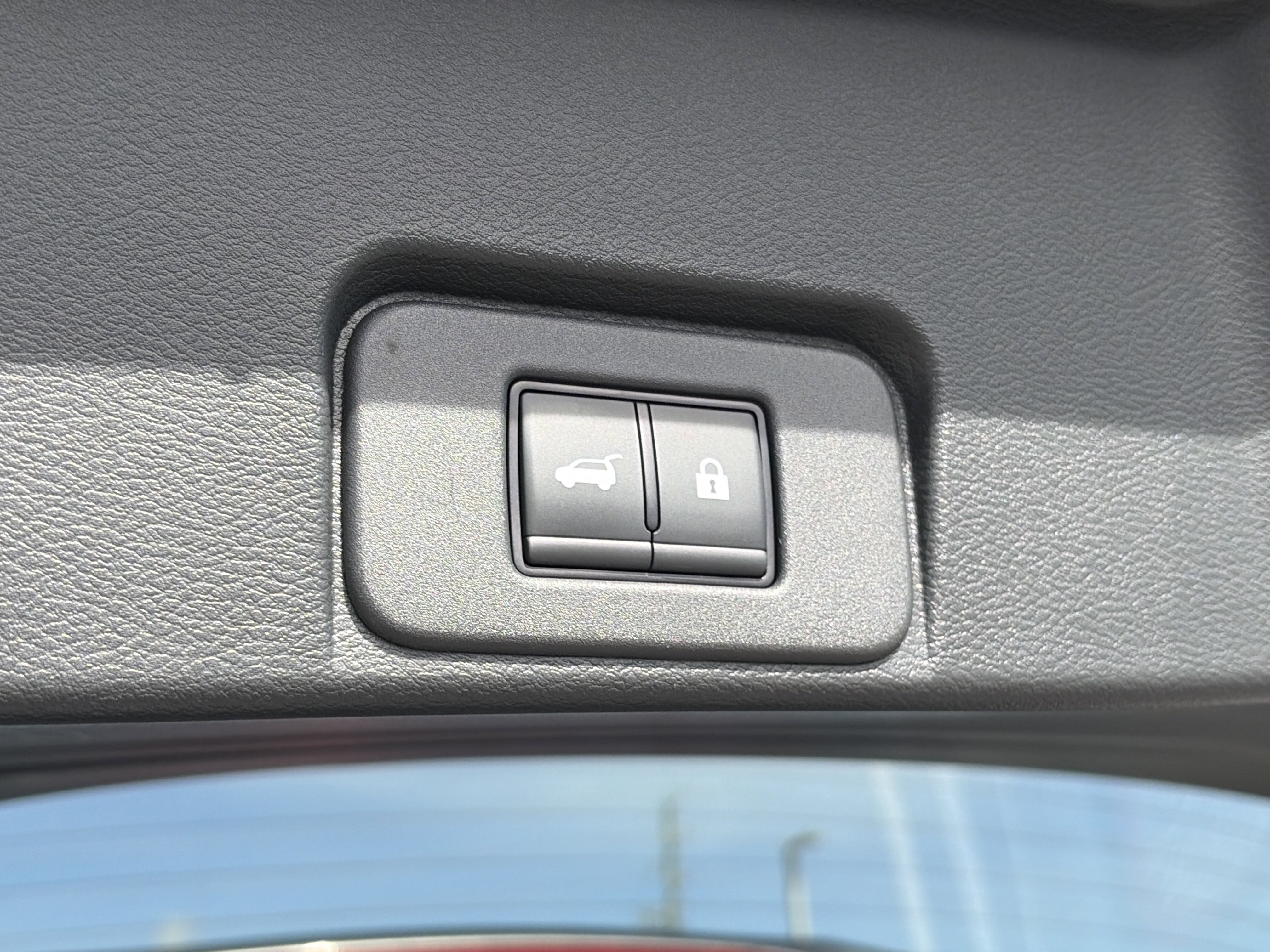 2025 Nissan Rogue SL - Photo 31