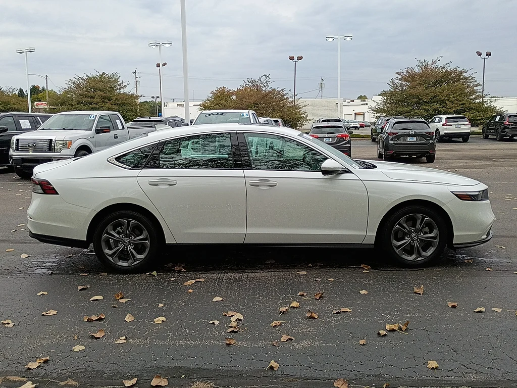 Certified Used 2023 WHITE Honda EX image 2