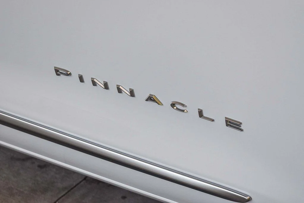 New 2026 Bright White Clear-Coat Exterior Paint Chrysler Pinnacle image 10