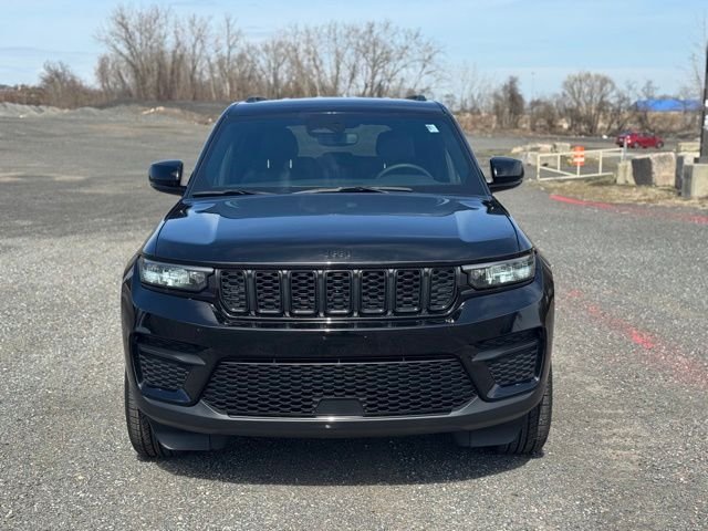 Used 2024 Black Jeep Altitude image 8
