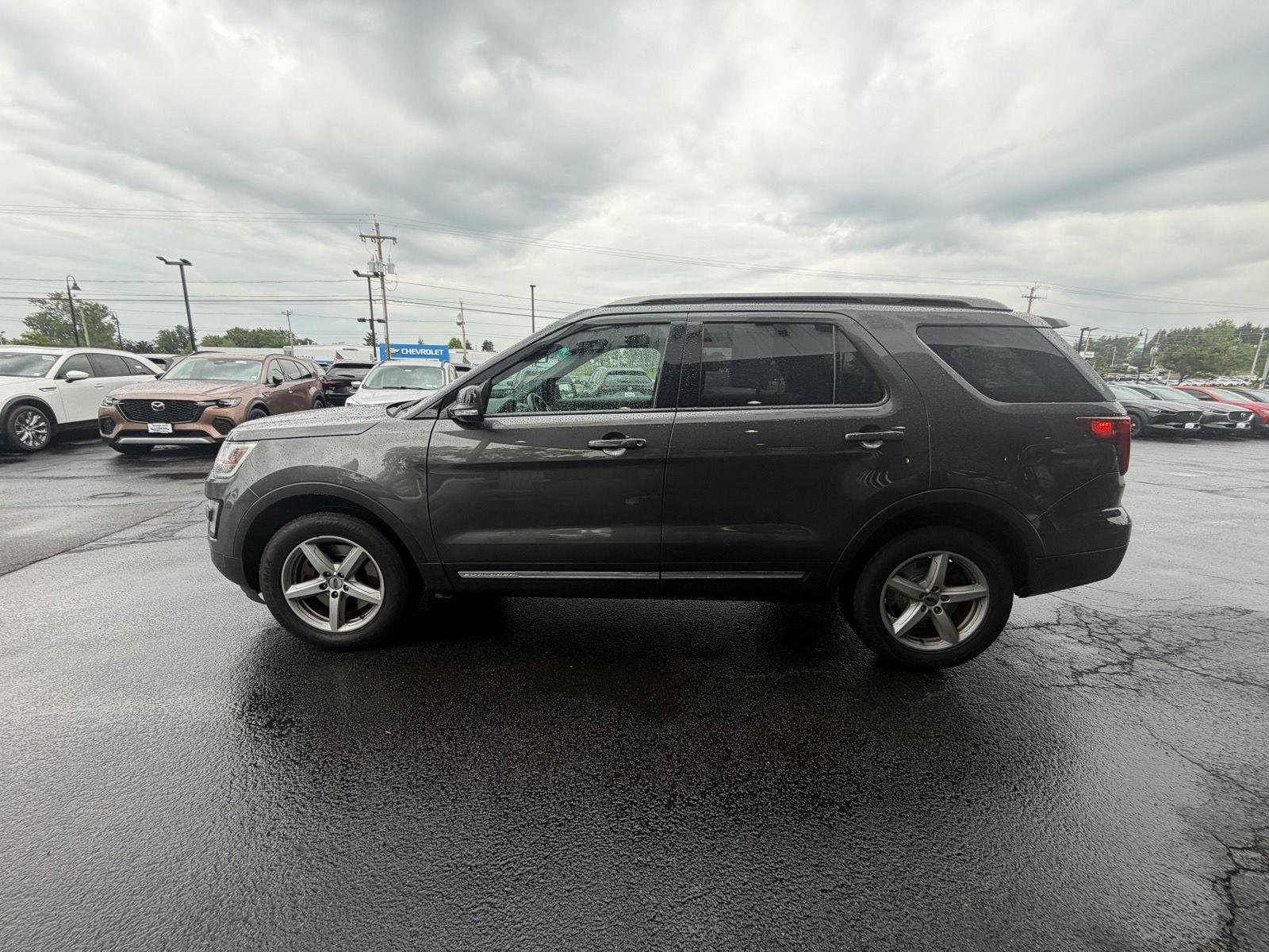 Used 2017 Magnetic Ford XLT image 5