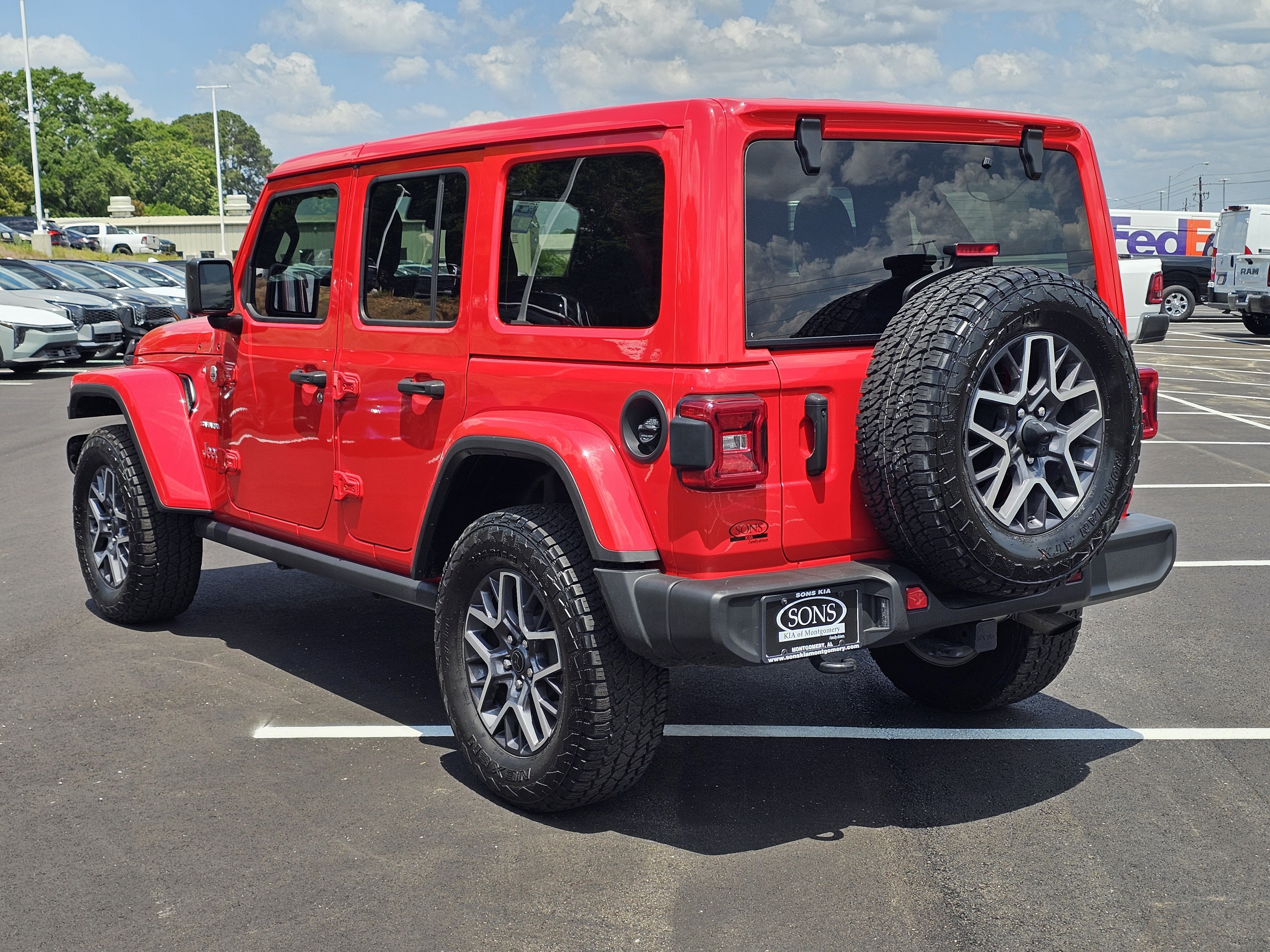 2024 Jeep Wrangler 4-Door Sahara - Photo 13