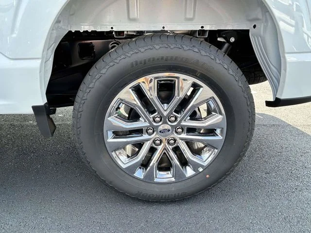 New 2026 Oxford White Ford Lariat image 5