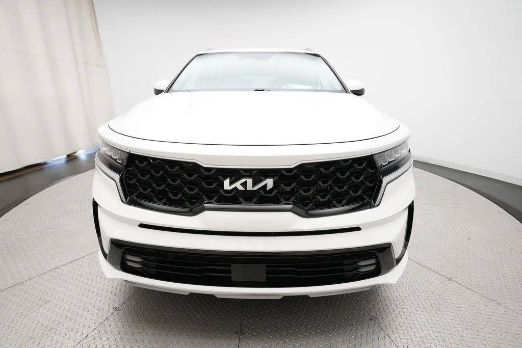 Used 2023 White Kia EX image 11
