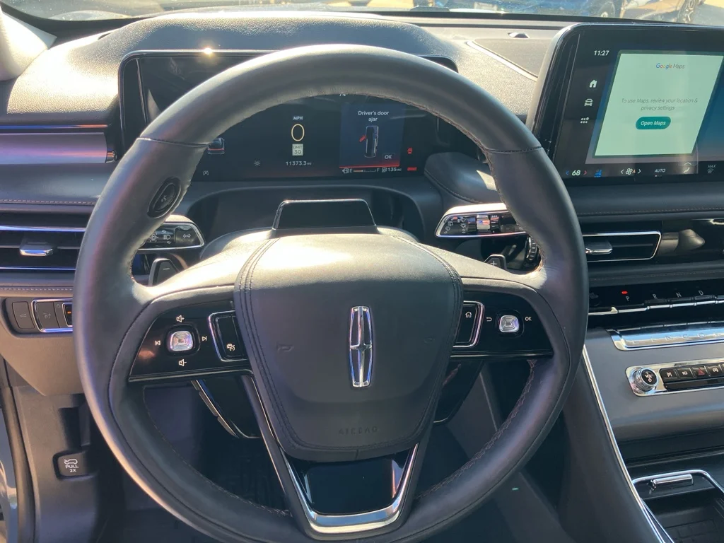 Used 2026 Whisper White Lincoln Premiere image 9