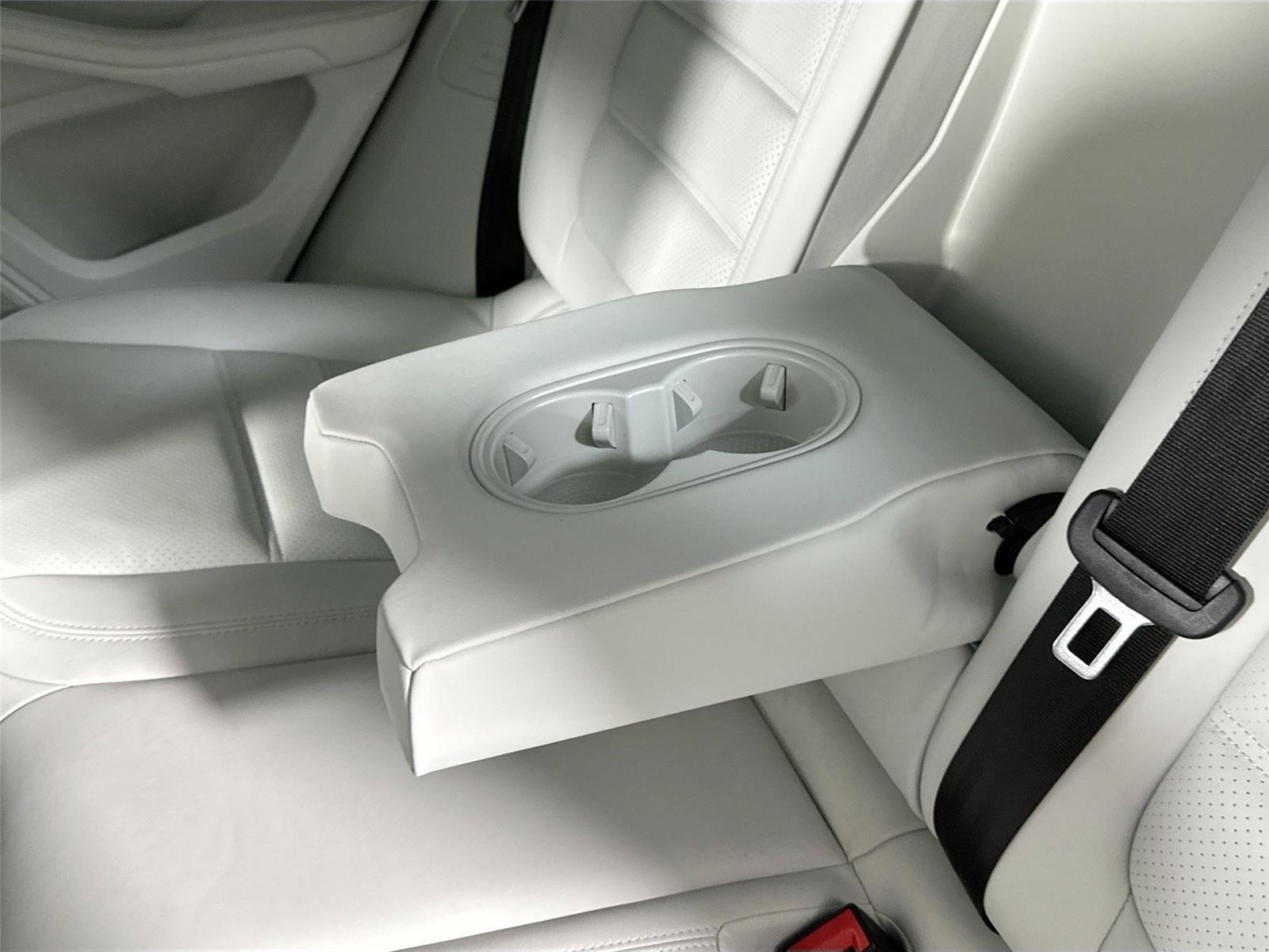 2024 Porsche Macan Base - Photo 36