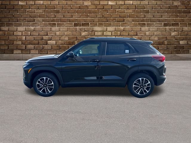 2026 Chevrolet Trailblazer LT photo 2