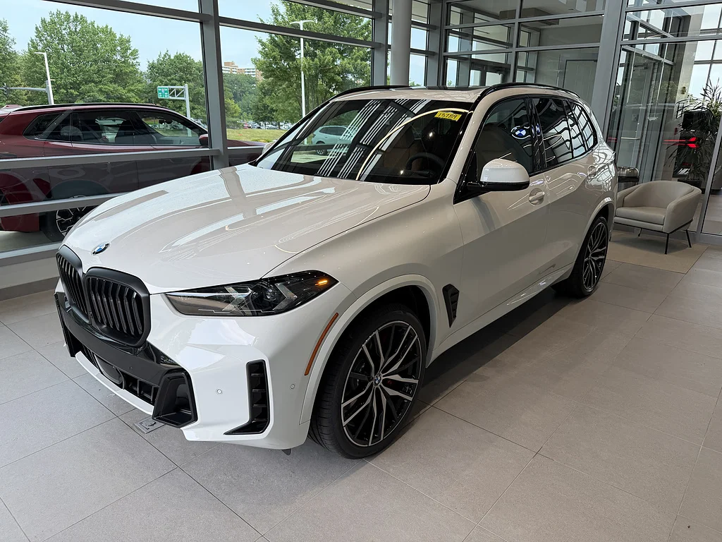 New 2026 Alpine White BMW xDrive40i image 3
