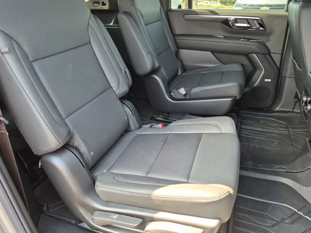 2026 Chevrolet Suburban LT - Photo 33