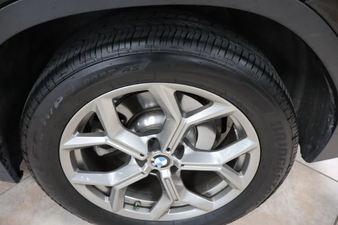 Used 2023 Jet Black BMW xDrive30i image 38