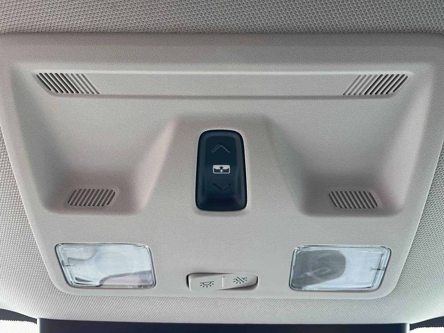 New 2026 Carbonized Gray Metallic Ford LARIAT image 23