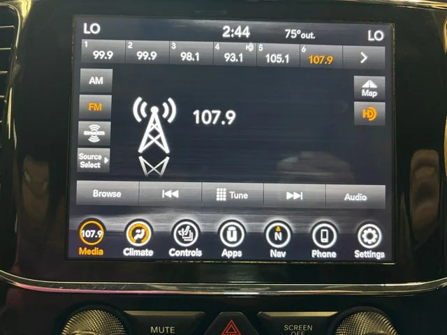 Used 2022 White Jeep Limited image 19