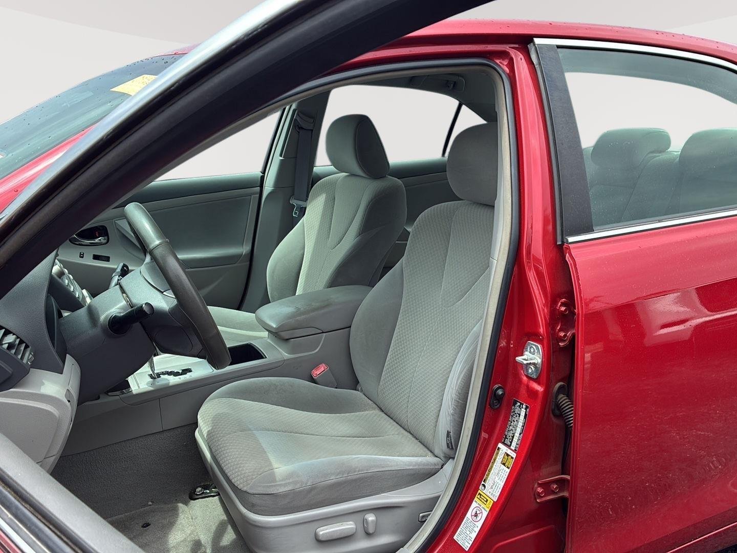 Used 2008 Barcelona Red Metallic Toyota LE image 3