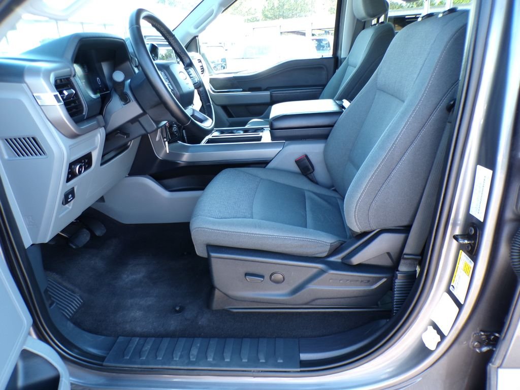 Used 2025 Gray Metallic Ford XLT image 12