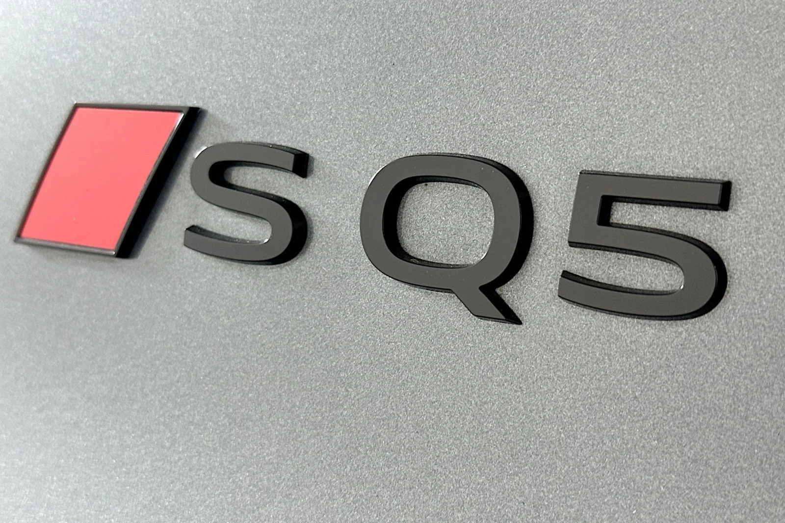 Used 2025 Daytona Gray Pearl Effect Audi Premium Plus image 10