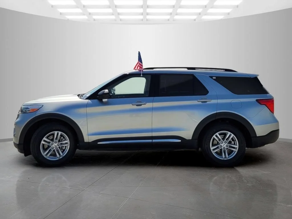 Used 2023 Iconic Silver Met Ford XLT image 7