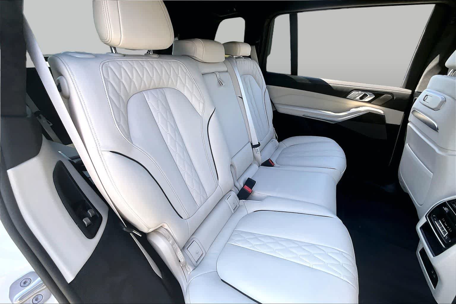 Used 2026 Alpine White BMW xDrive40i image 19
