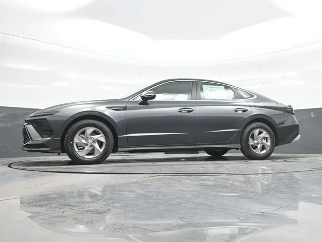 New 2026 Gray Hyundai SE image 21
