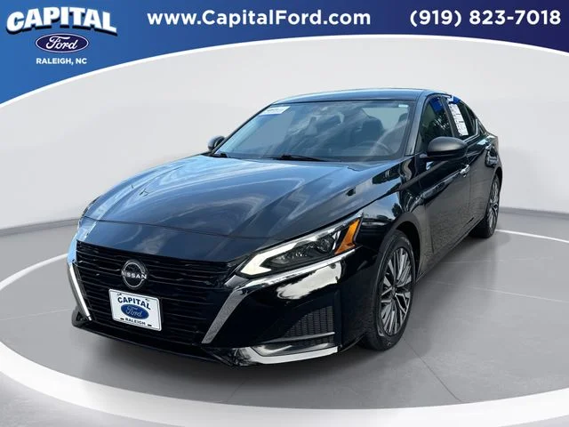 Used 2025 Black Nissan 2.5 SV image 1