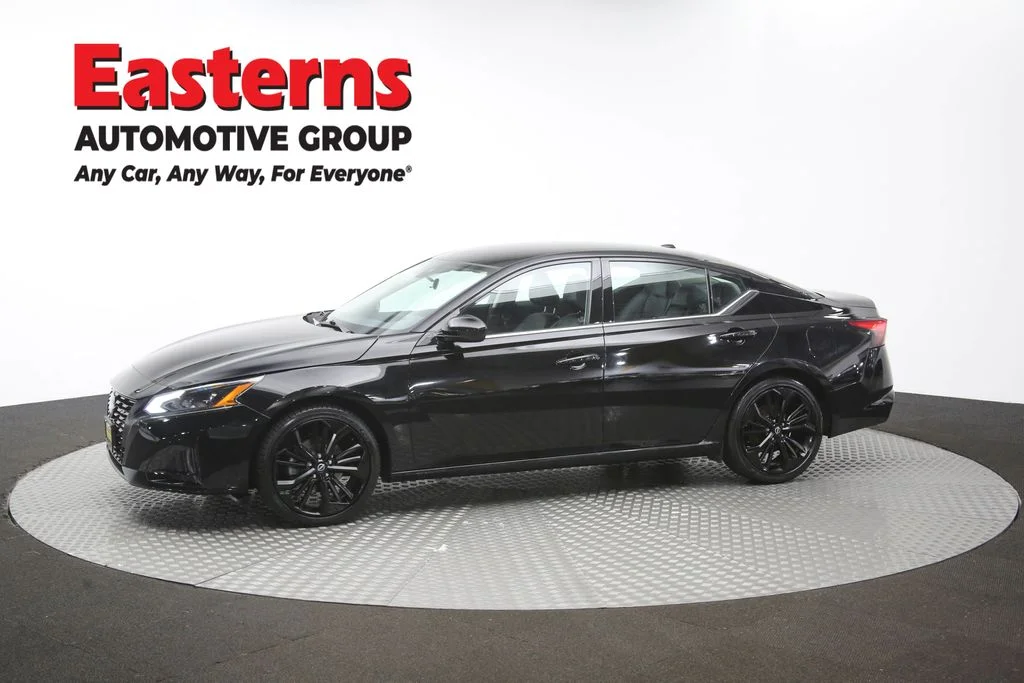 Used 2024 Black Nissan 2.5 SR image 59