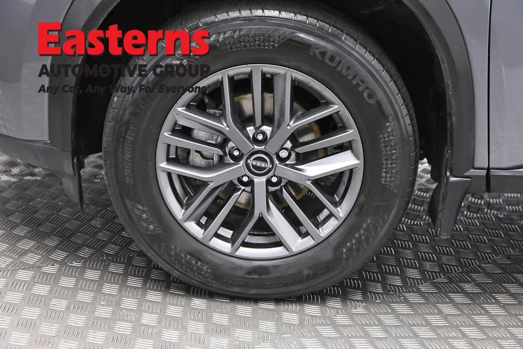 Used 2023 Gray Nissan S image 32