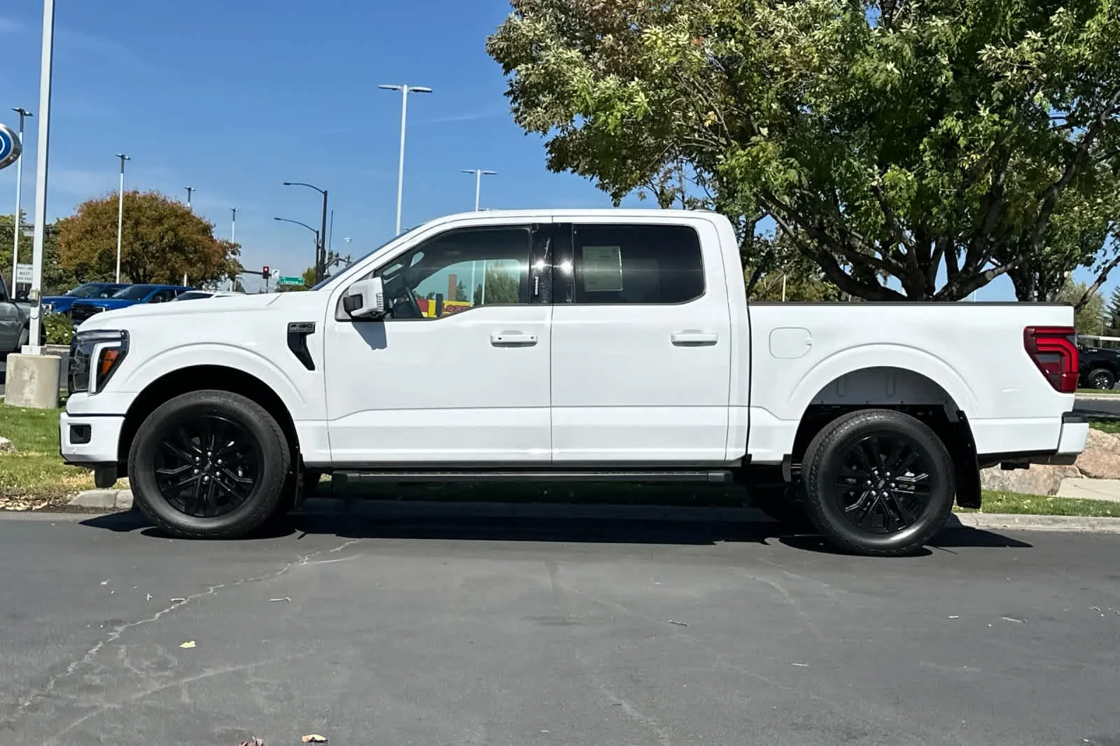 Certified Used 2026 Oxford White Clearcoat Ford LARIAT image 5