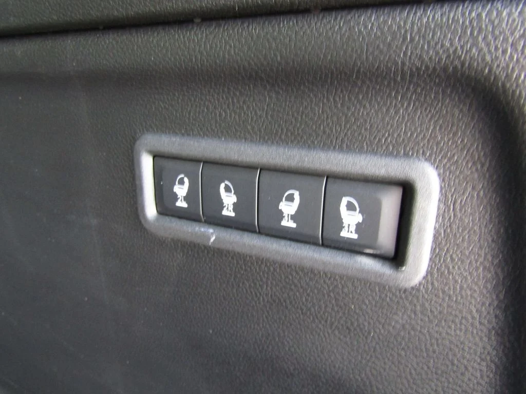 Used 2025 Silver Jeep Series II image 38