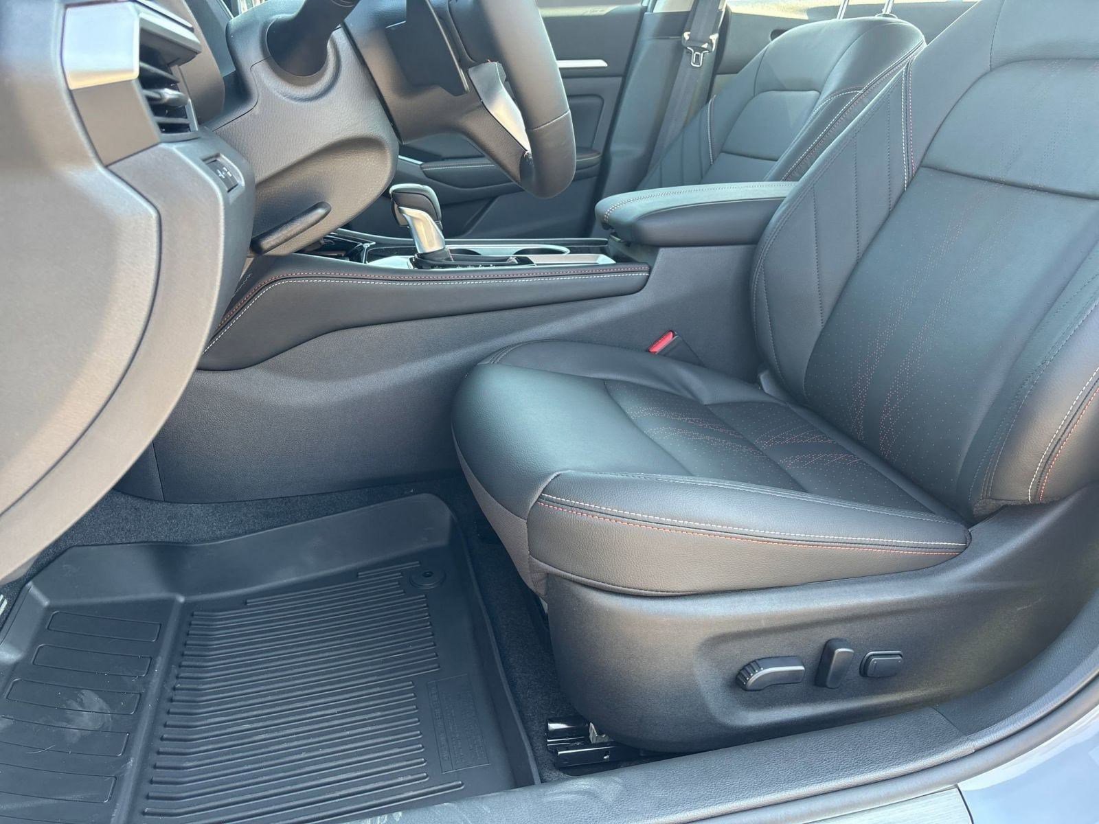 2025 Nissan Altima SR - Photo 23