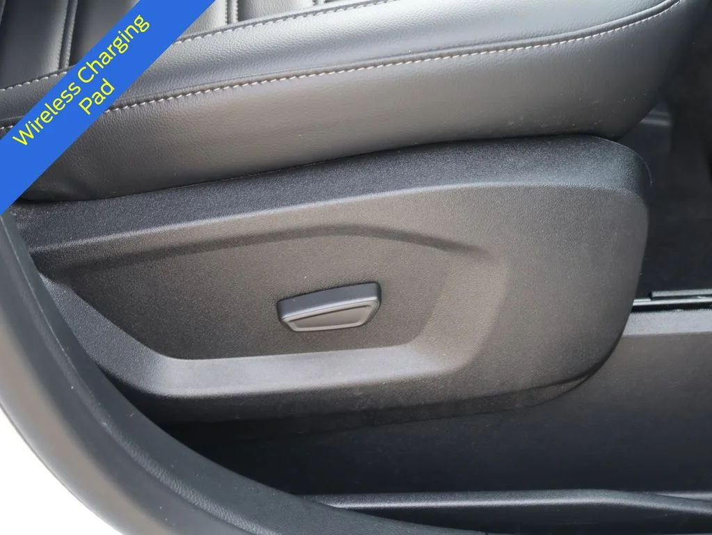 Certified Used 2024 Oxford White Ford SEL image 12