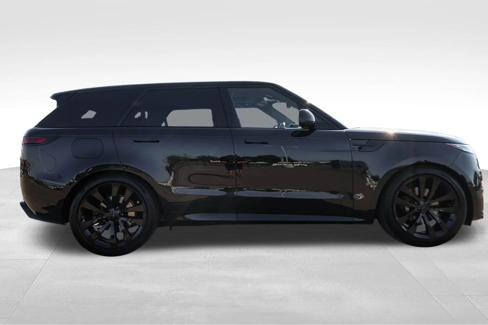 New 2026 Santorini Black Land Rover Dynamic SE image 4
